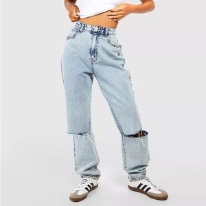 Ripped Knee Slim Straight Leg Jeans
